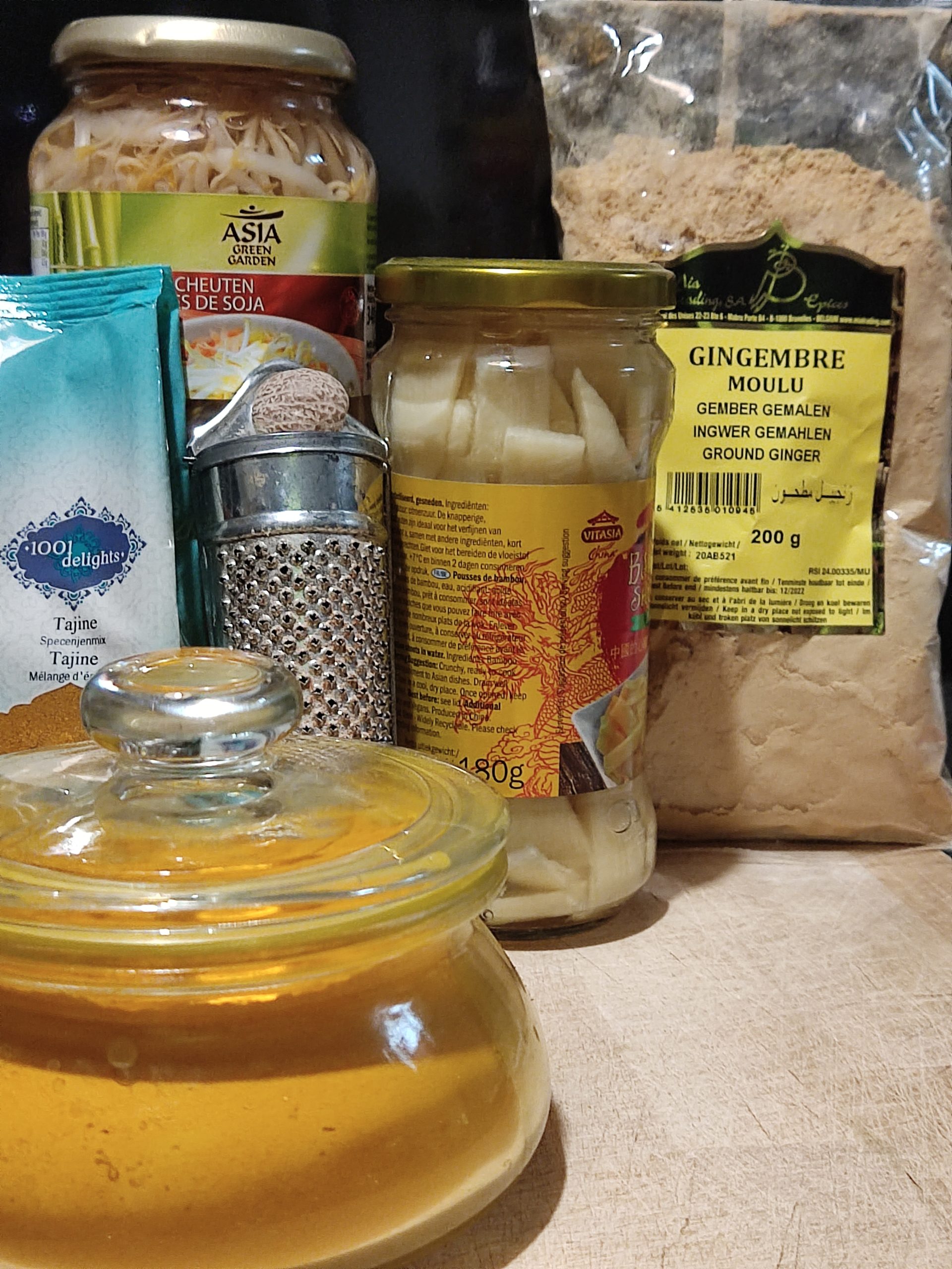 curcuma, ginger, spices, soy sprouts, bambou sprouts, nutmeg
