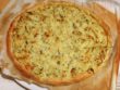 une délicieuse tarte aux courgettes avec une pâte feuilletée dorée et croustillante