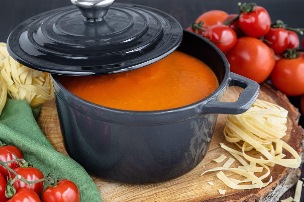 sauce et soupe tomate , pâtes , casserole 